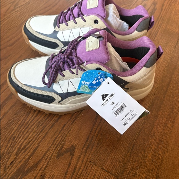 Ozark Trail Women’s Hiking Trail Sneakers NWT Size 10 Beige & Purple Lace Up New - Picture 8 of 9
